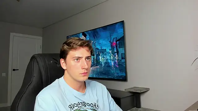 Snapshot of DaniHort chatting on May 3, 10:32 am DaniHort online show from May 3, 10:32 am