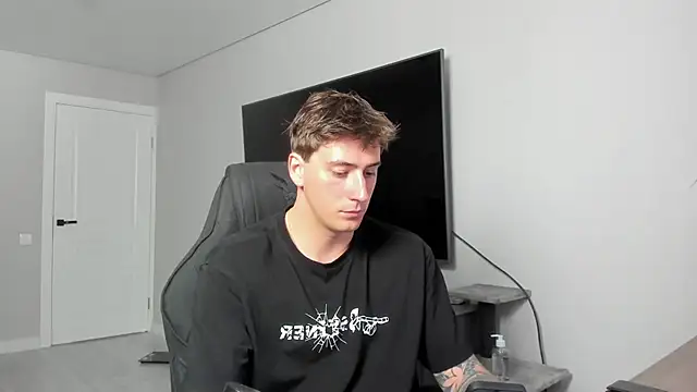 Snapshot of DaniHort chatting on May 31, 10:11 am DaniHort online show from May 31, 10:11 am