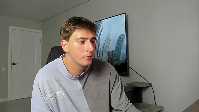 Snapshot of DaniHort chatting on June 1, 8:16 am DaniHort online show from June 1, 8:16 am