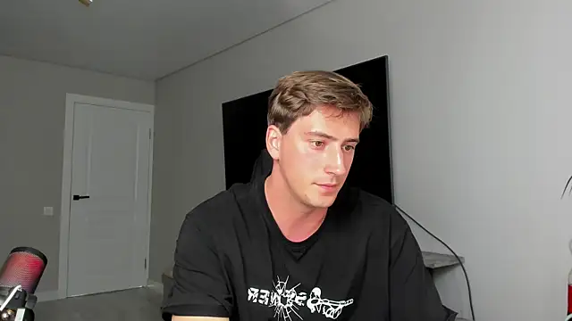 Snapshot of DaniHort chatting on June 4, 12:00 pm DaniHort online show from June 4, 12:00 pm