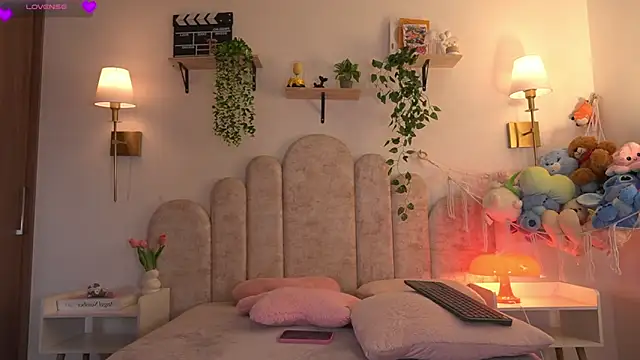 violeth     online show from April 13, 1:16 pm