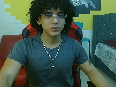 Xfire boy69 online show from October 16, 4:30 pm