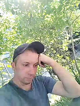 Snapshot of hornny_boy35 chatting on July 16, 10:32 am hornny boy35 online show from July 16, 10:32 am