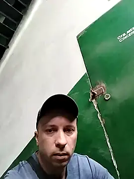 Snapshot of hornny_boy35 chatting on July 27, 10:22 am hornny boy35 online show from July 27, 10:22 am