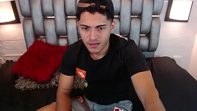 Derek Storm  online show from April 8, 11:32 am