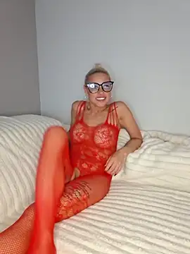 Snapshot of Bellarose_xx chatting on June 30, 5:47 pm Bellarose xx online show from June 30, 5:47 pm