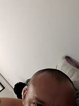 Snapshot of ScuffingBungalow chatting on September 25, 4:05 am ScuffingBungalow online show from September 25, 4:05 am