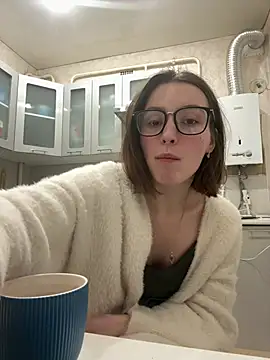 ZariaFlame online show from March 4, 10:05 pm