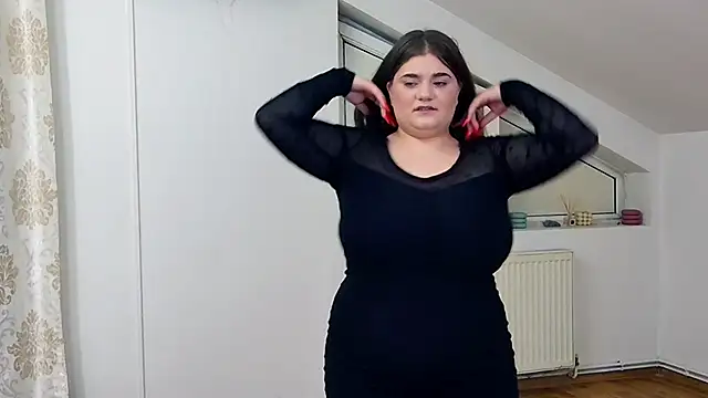 Snapshot of LissaBigTitts chatting on September 12, 7:14 pm LissaBigTitts online show from September 12, 7:14 pm