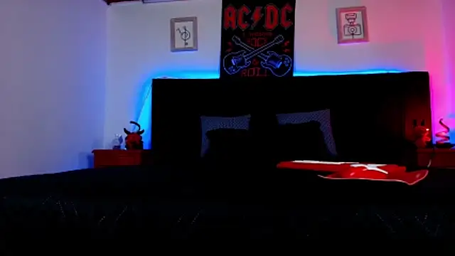 Alisse Moore online show from March 14, 12:32 pm