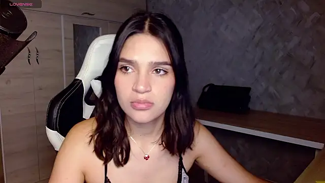 Roxxi 2110 online show from March 4, 7:47 am