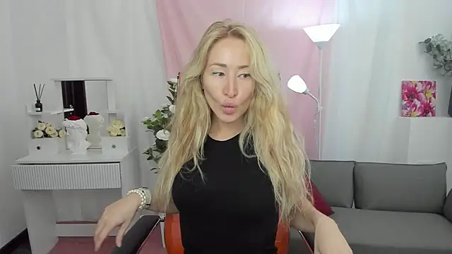 AstraMonroe online show from April 17, 6:05 am