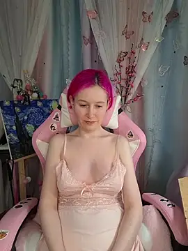Snapshot of Fuzzy_Unicorn chatting on April 30, 8:57 pm Fuzzy Unicorn online show from April 30, 8:57 pm