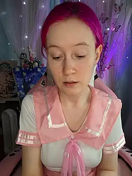 Snapshot of Fuzzy_Unicorn chatting on May 14, 11:28 am Fuzzy Unicorn online show from May 14, 11:28 am