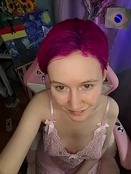 Snapshot of Fuzzy_Unicorn chatting on July 10, 7:38 pm Fuzzy Unicorn online show from July 10, 7:38 pm