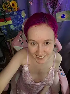 Snapshot of Fuzzy_Unicorn chatting on July 15, 7:52 pm Fuzzy Unicorn online show from July 15, 7:52 pm