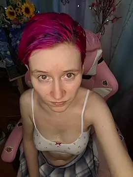 Snapshot of Fuzzy_Unicorn chatting on July 27, 10:33 am Fuzzy Unicorn online show from July 27, 10:33 am