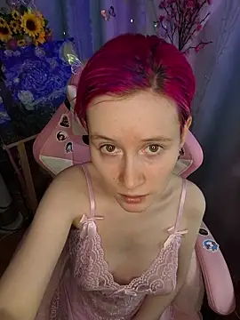 Snapshot of Fuzzy_Unicorn chatting on July 28, 10:54 am Fuzzy Unicorn online show from July 28, 10:54 am