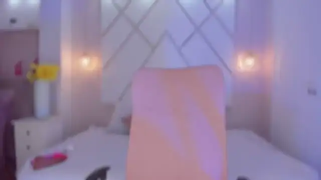 Snapshot of isabellashine chatting on November 26, 3:13 pm isabellashine online show from November 26, 3:13 pm