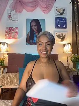 skarlleth 11 online show from March 29, 5:35 pm