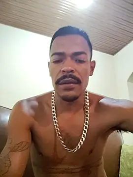 Snapshot of lacoste12 chatting on October 27, 1:09 am lacoste12 online show from October 27, 1:09 am