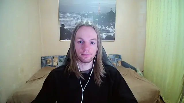 Snapshot of AdamDickens chatting on April 20, 10:00 pm AdamDickens online show from April 20, 10:00 pm
