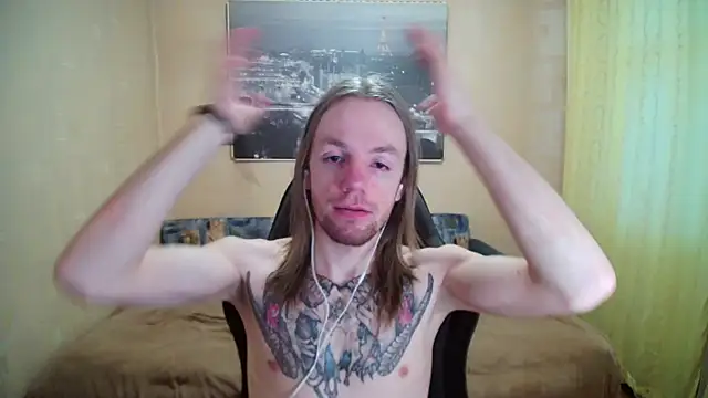Snapshot of AdamDickens chatting on April 25, 4:37 pm AdamDickens online show from April 25, 4:37 pm