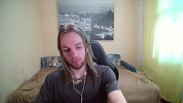 Snapshot of AdamDickens chatting on April 30, 2:56 pm AdamDickens online show from April 30, 2:56 pm