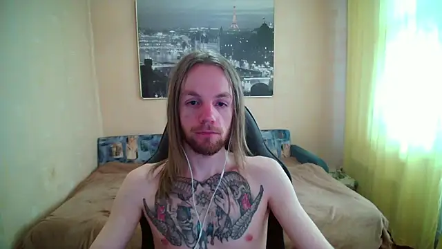 Snapshot of AdamDickens chatting on May 15, 11:17 am AdamDickens online show from May 15, 11:17 am