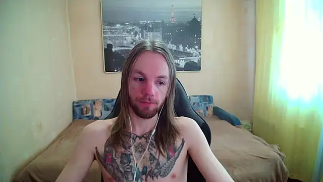Snapshot of AdamDickens chatting on May 18, 5:57 am AdamDickens online show from May 18, 5:57 am