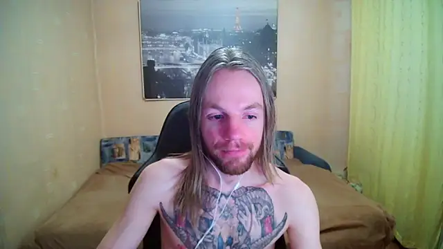 Snapshot of AdamDickens chatting on May 20, 10:38 pm AdamDickens online show from May 20, 10:38 pm