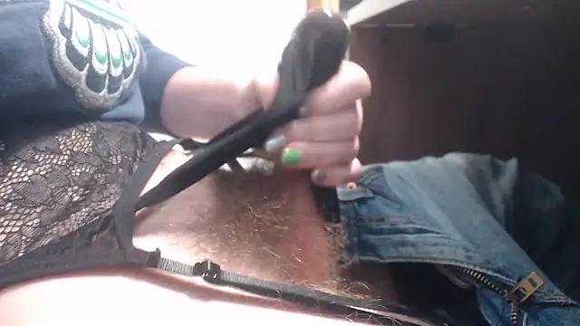 Snapshot of Ilovethetip chatting on September 12, 5:13 pm Ilovethetip online show from September 12, 5:13 pm