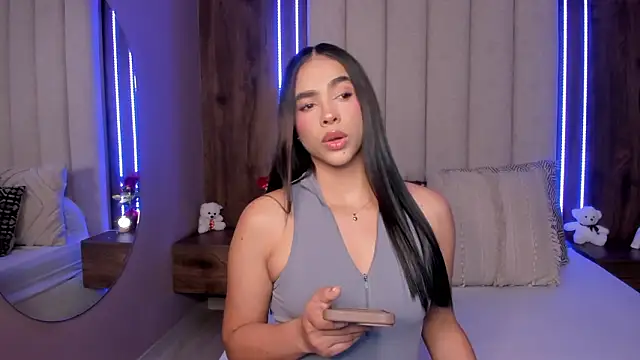 LucySalvatore  online show from March 29, 8:31 pm