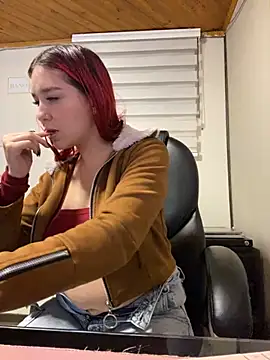 Karen18 boobs online show from November 7, 1:38 am