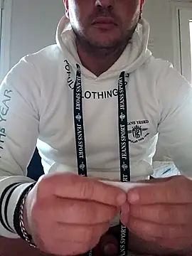 Snapshot of Makis09 chatting on March 12, 5:24 am Makis09 online show from March 12, 5:24 am