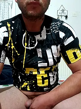 Snapshot of Makis09 chatting on March 25, 12:05 am Makis09 online show from March 25, 12:05 am