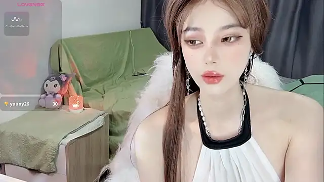 Snapshot of yinyinzi5 chatting on May 17, 10:17 pm yinyinzi5 online show from May 17, 10:17 pm