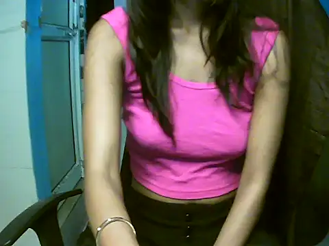 Snapshot of RENUKA_RAJPUT chatting on June 28, 1:55 am RENUKA RAJPUT online show from June 28, 1:55 am