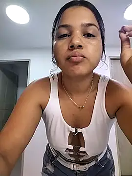 Snapshot of Eimy-04 chatting on April 22, 12:13 am Eimy-04 online show from April 22, 12:13 am