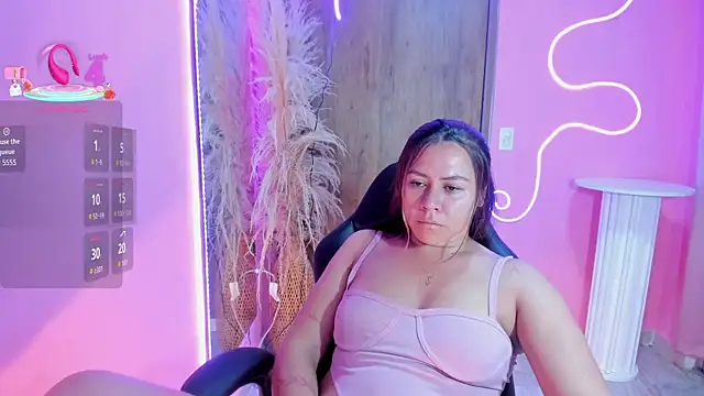 Brandy priscot online show from April 12, 1:32 am