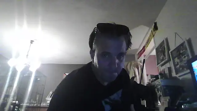 Snapshot of JasperGeil chatting on October 26, 7:20 pm JasperGeil online show from October 26, 7:20 pm