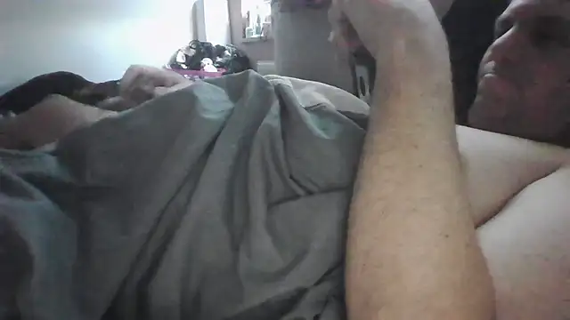 Snapshot of JasperGeil chatting on November 21, 11:42 am JasperGeil online show from November 21, 11:42 am