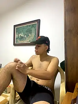 Snapshot of dominant_boy77 chatting on October 16, 2:56 am dominant boy77 online show from October 16, 2:56 am