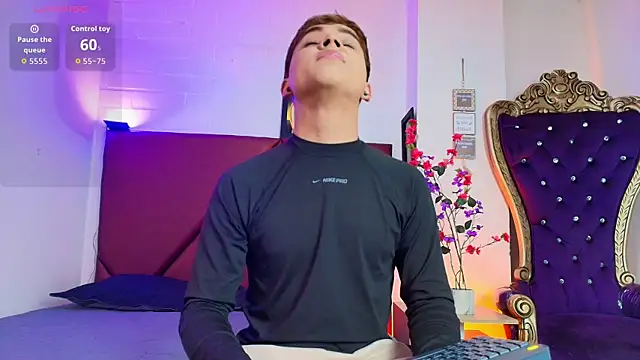 Lucass love online show from April 29, 1:15 pm