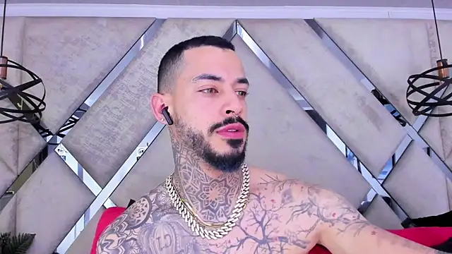 VinzenzRizzo online show from February 5, 4:28 am