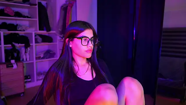 Snapshot of capriciousqueen chatting on October 8, 3:15 am capriciousqueen online show from October 8, 3:15 am