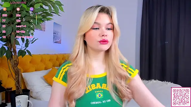 ShyEmma  online show from March 21, 1:10 am