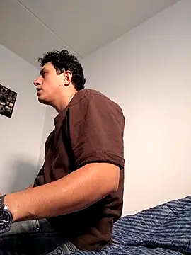 douglaszaens online show from March 25, 2:50 am