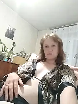 Snapshot of Flower2931 chatting on May 6, 7:52 pm Flower2931 online show from May 6, 7:52 pm