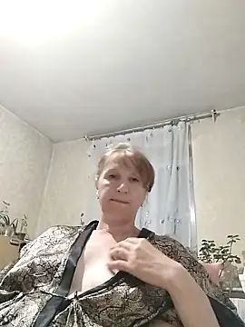 Snapshot of Flower2931 chatting on May 17, 7:10 pm Flower2931 online show from May 17, 7:10 pm